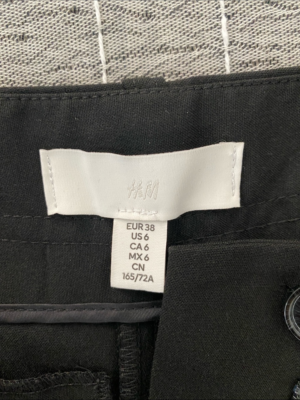 H&M Black Pleated Pants with Button Cuffs Size 6 - Picture 7 of 8